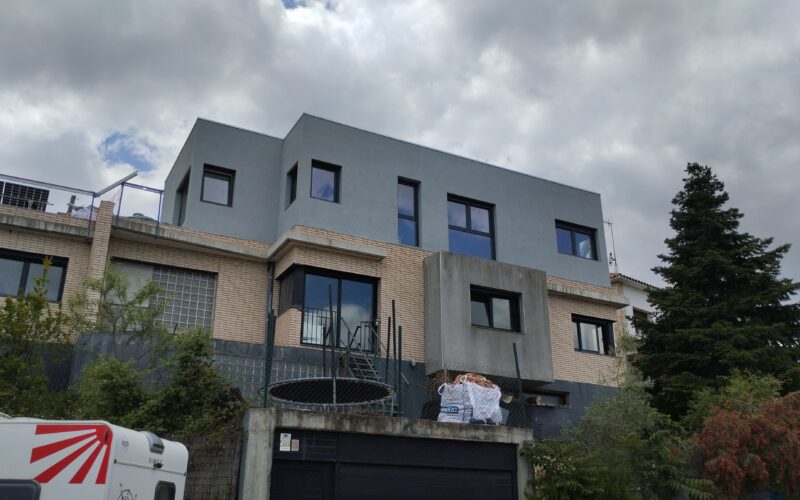 Remonta sobre vivienda unifamiliar en Cerdanyola del Vallès